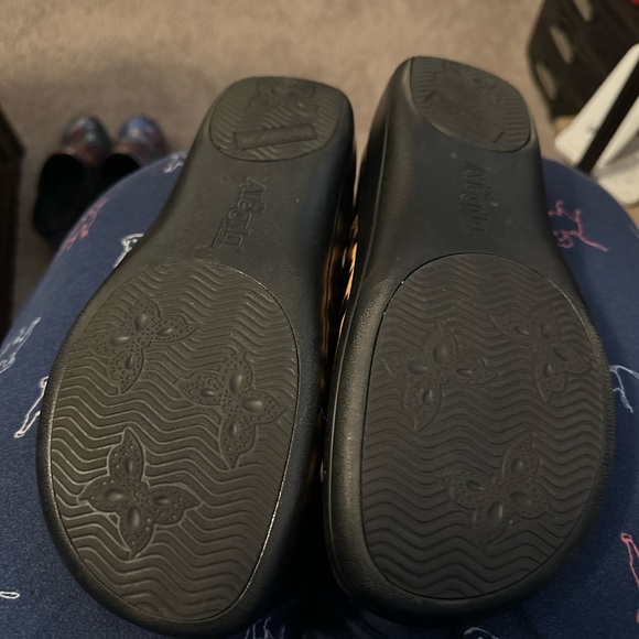 Worn these babies 2-3 times, no damage still in new condition size 8 - Picture 3 of 6